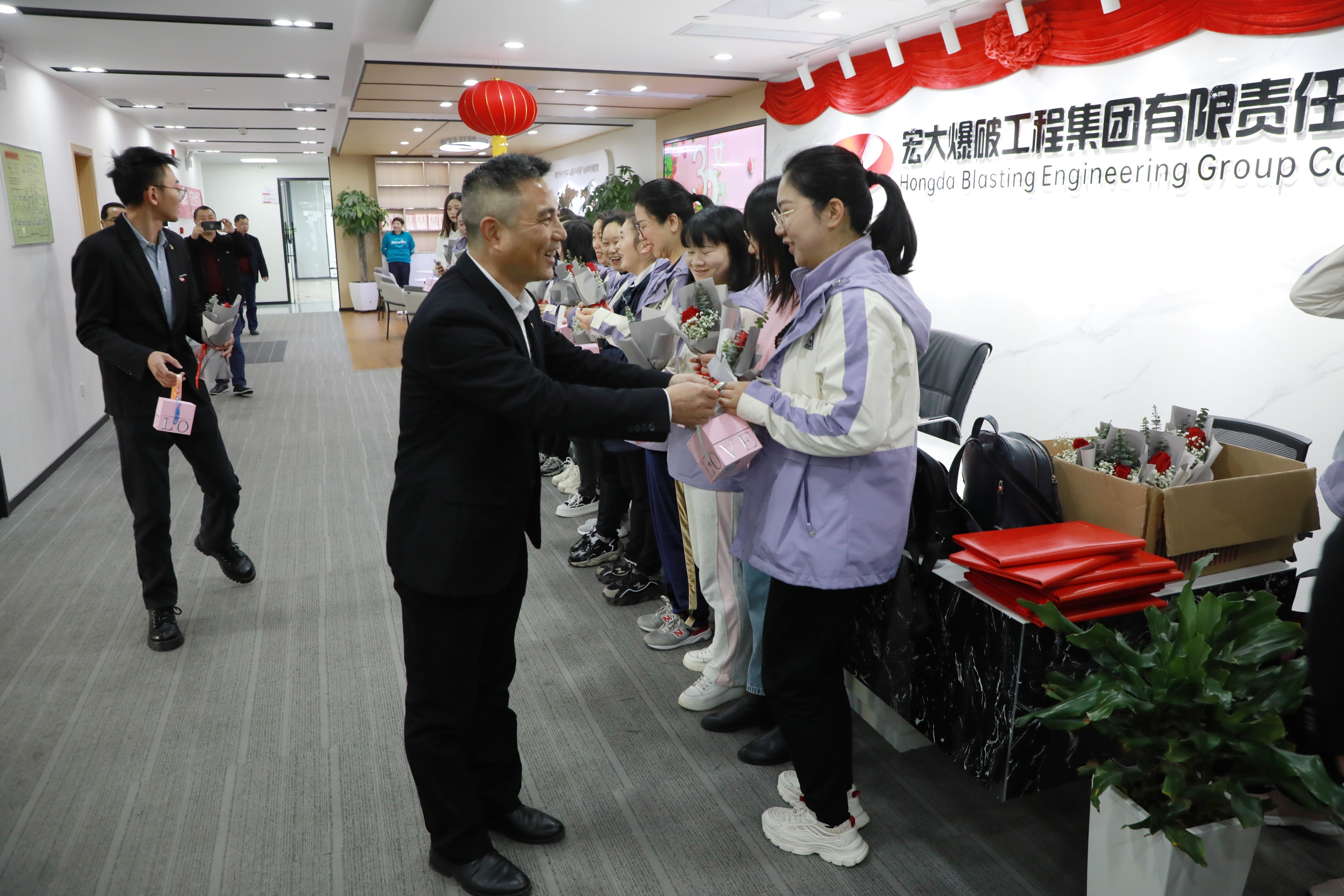 男士送礼物.jpg 男士送礼物.jpg