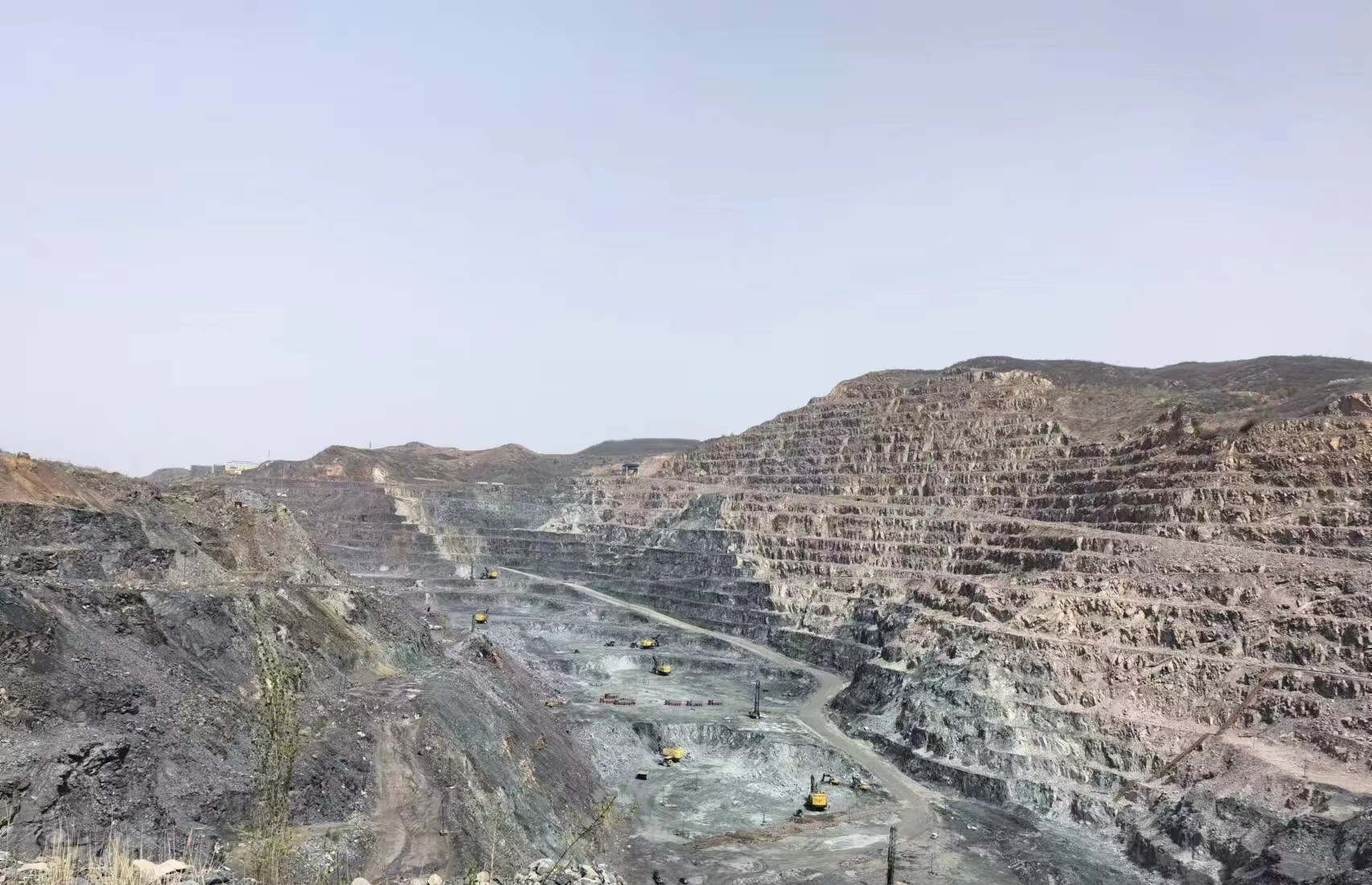 宏大爆破鞍千合同采矿项目日采剥总量创新高